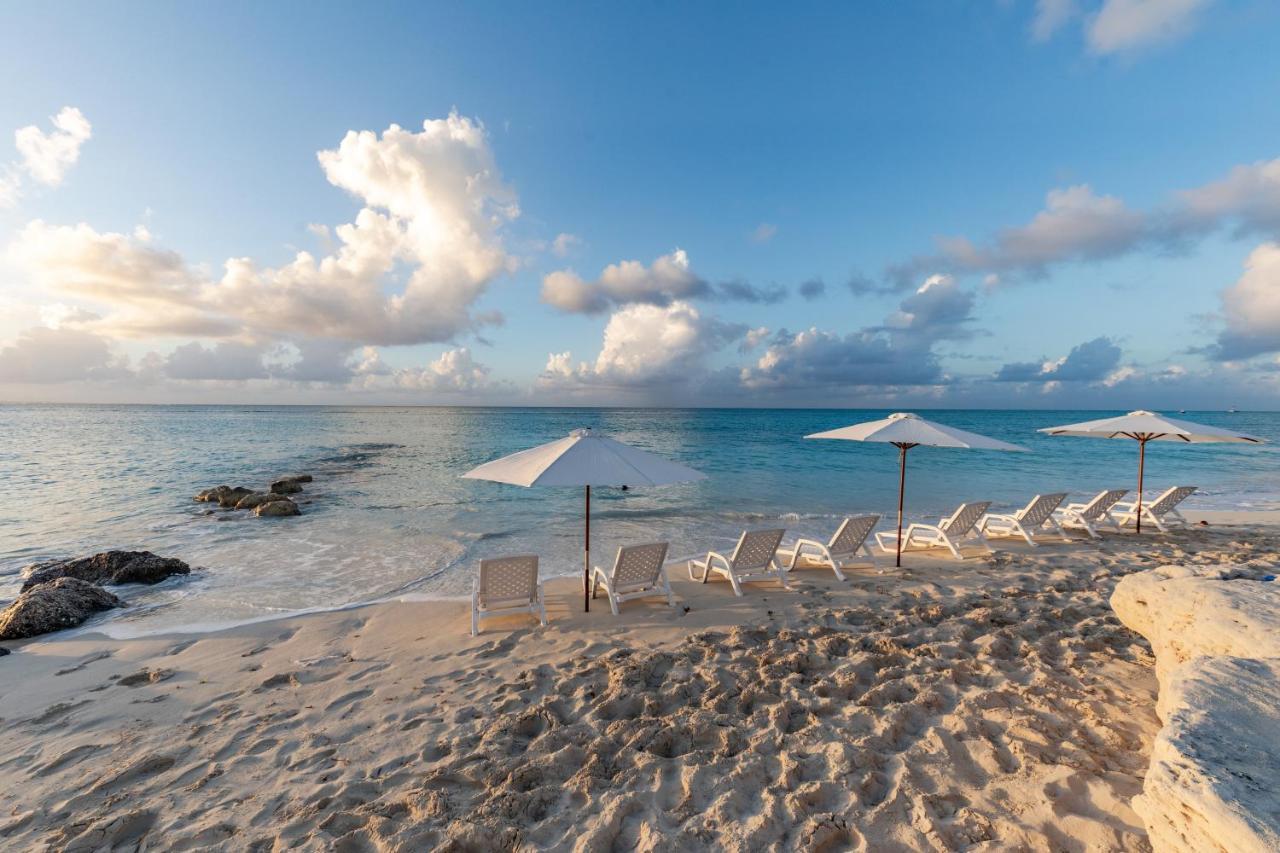 The Atrium Resort Grace Bay Exterior foto