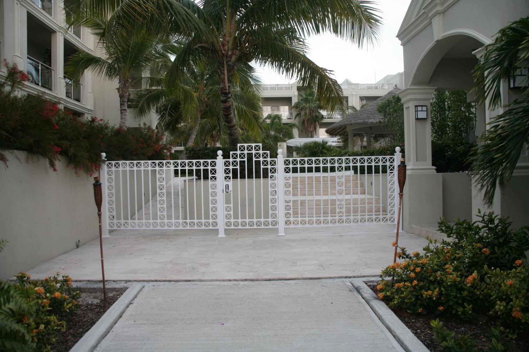 The Atrium Resort Grace Bay Exterior foto