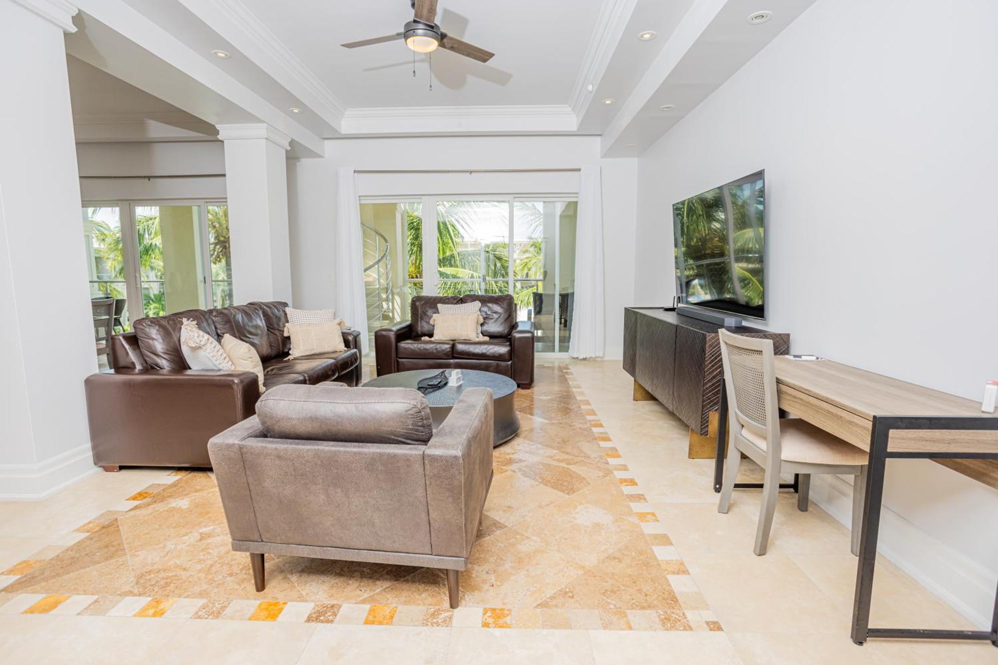 The Atrium Resort Grace Bay Exterior foto