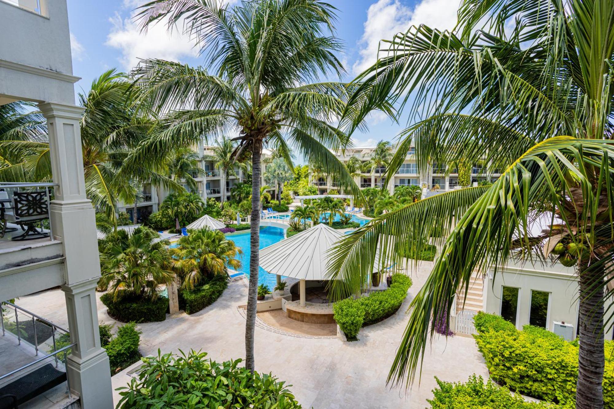 The Atrium Resort Grace Bay Exterior foto